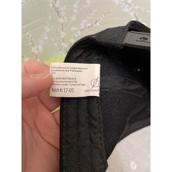 DC Comics The Flash Black White Hat Baseball Cap Snapback Six Flags 2017 - Picture 10 of 11